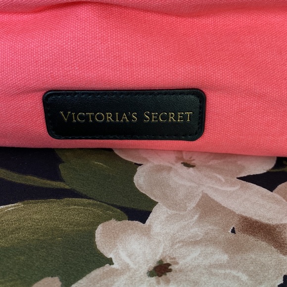 Victoria’s Secret Travel Bag - Picture 2 of 7